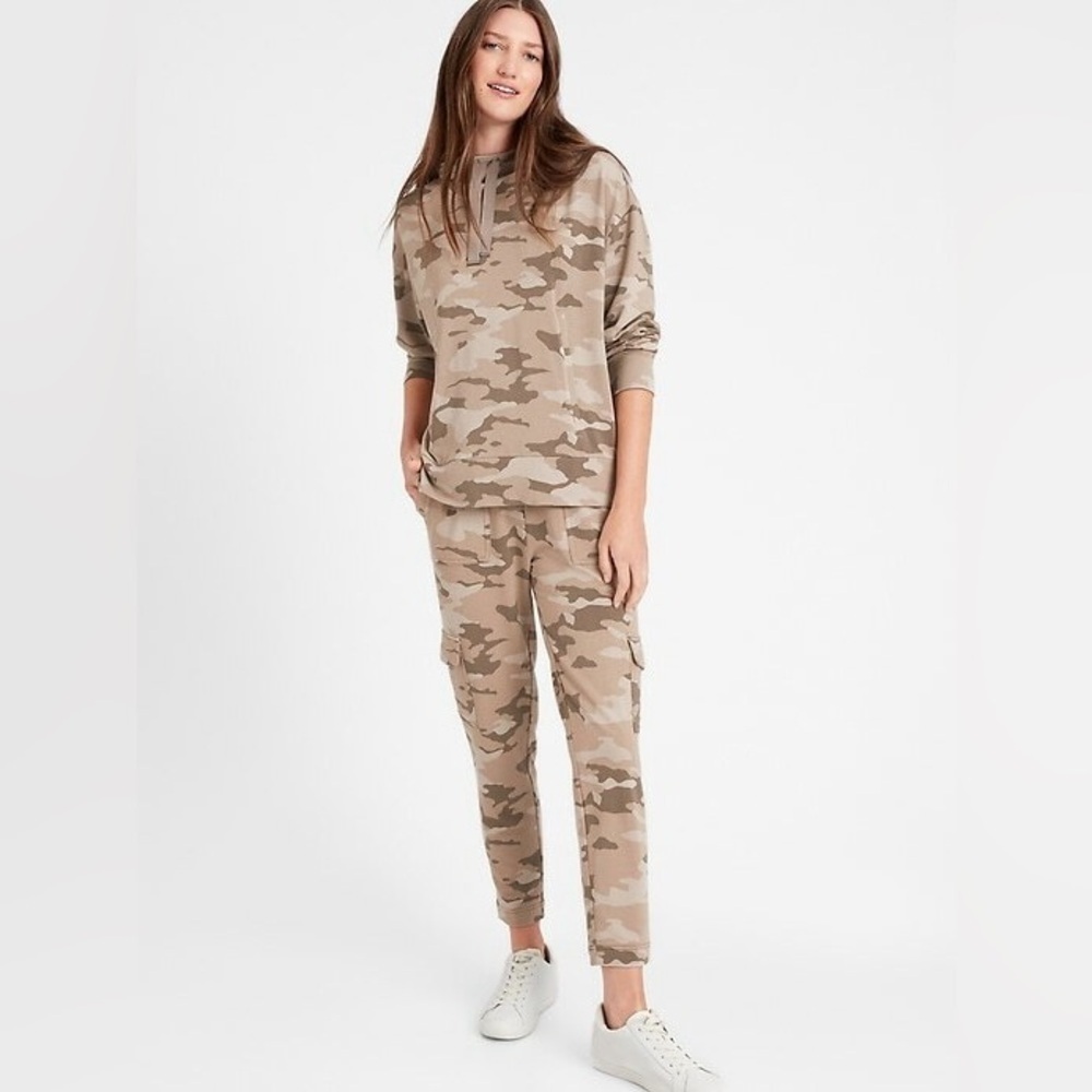 Banana Republic Women’s Baby Terry Hoodie Camo Print Size XS - Picture 3 of 13